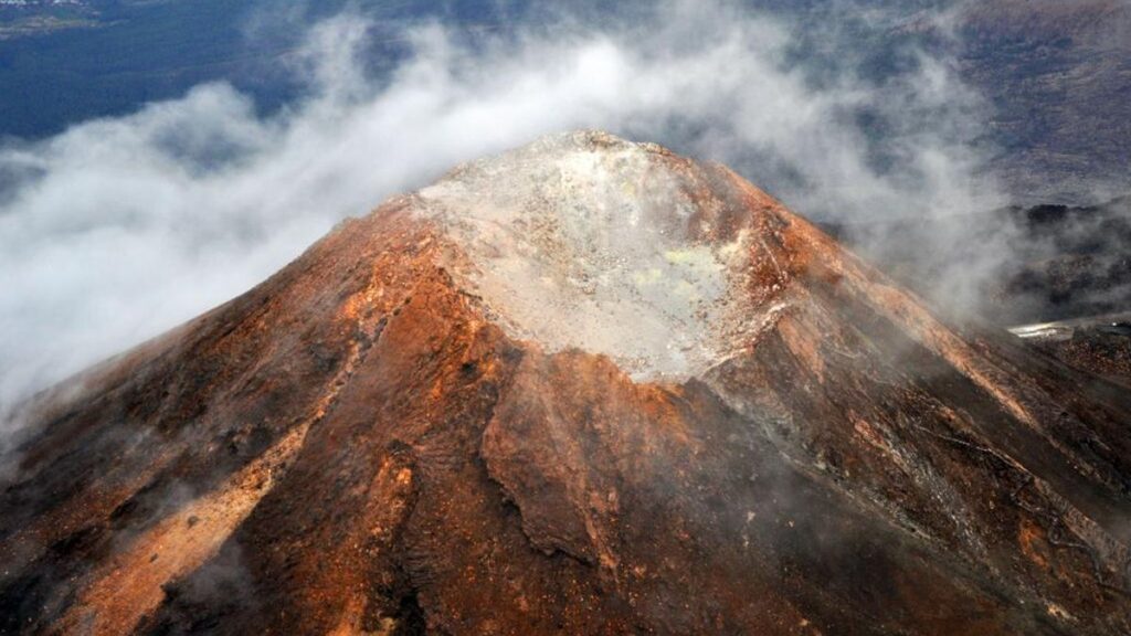 teide seismic swarms no short term eruption risk