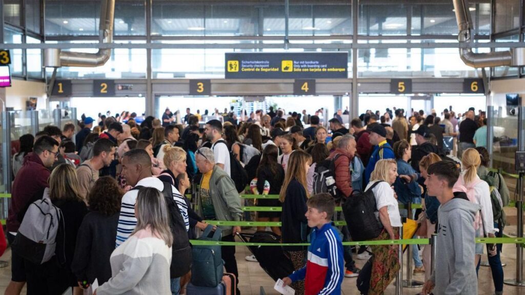 canary islands easter tourism flights increase 2026