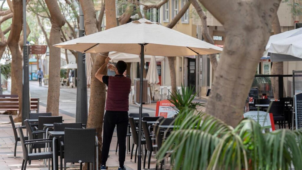 canary islands labour mobility trend import export workers