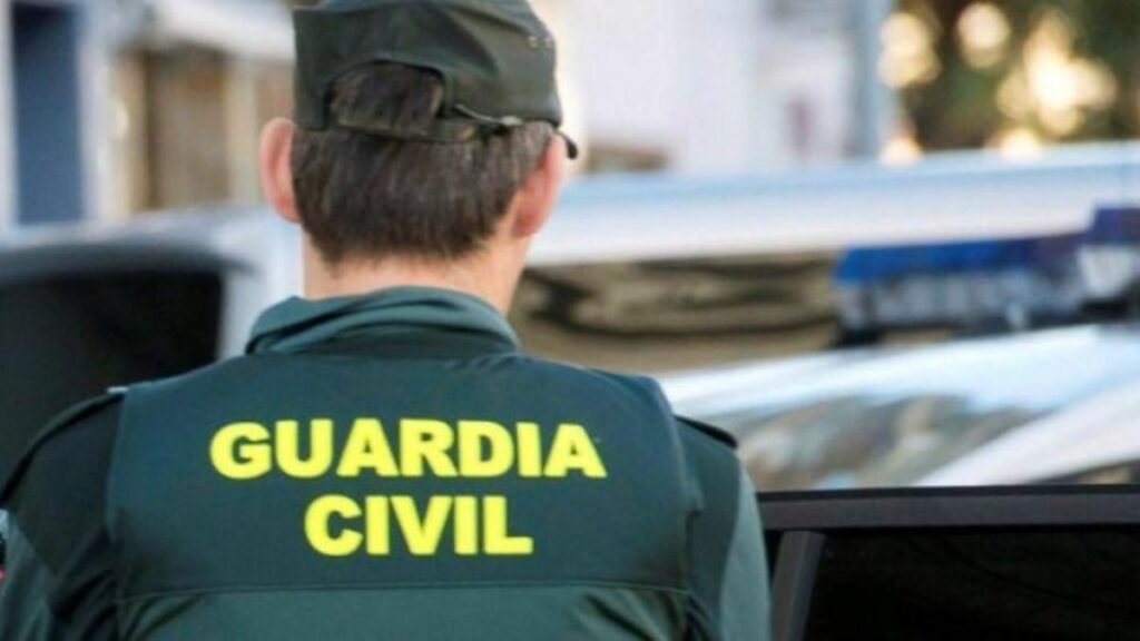 guardia civil prohibited items canary islands airports
