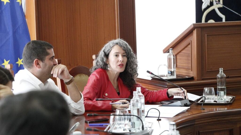 psoe denounces new tourist complexes lanzarote