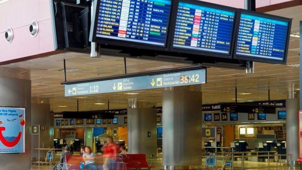 tourist arrested gran canaria airport attempted homicide