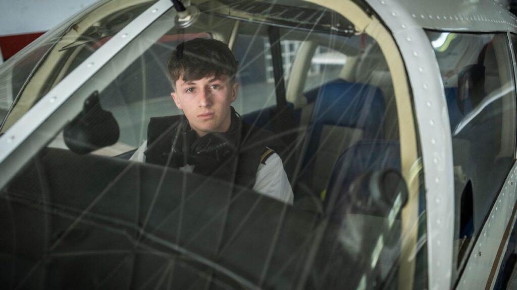 youngest pilot canary islands tenerife teenager