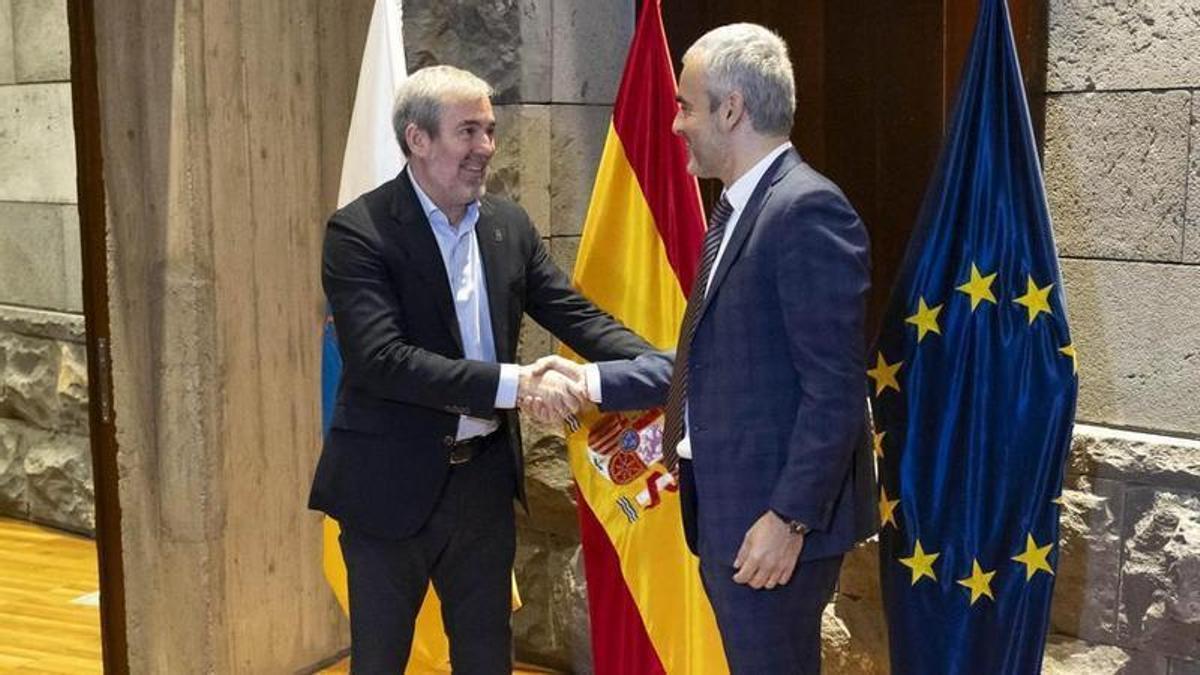 aena red line canary islands airport control