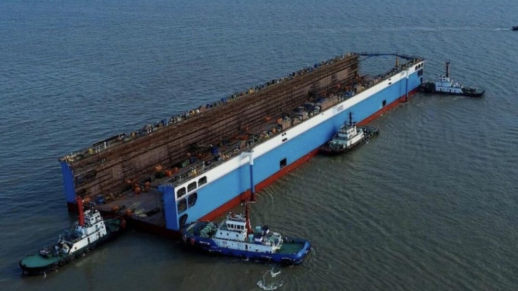 floating dock arrives santa cruz tenerife ship repair