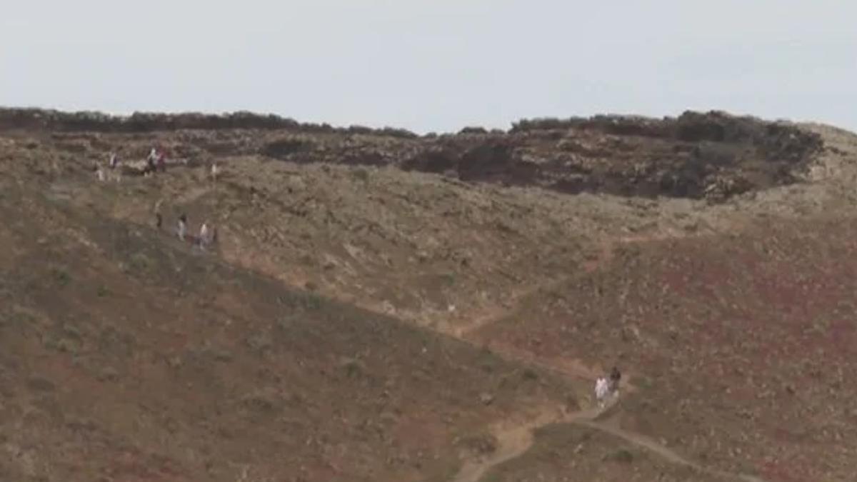 fuerteventura tourists investigated rock throwing video