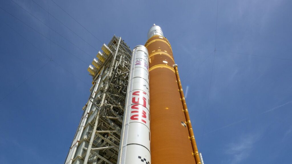 gran canaria space station nasa artemis ii moon mission