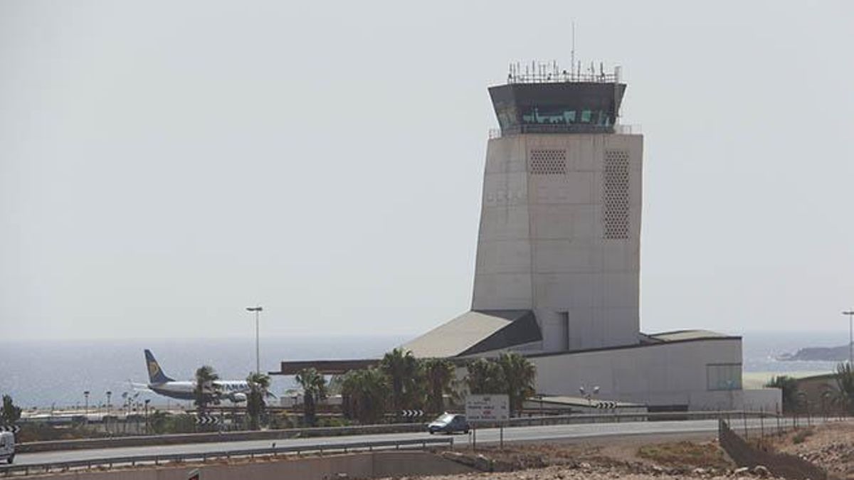indefinite air traffic control strike canary islands airports