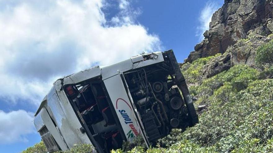 la gomera bus accident victims stable update