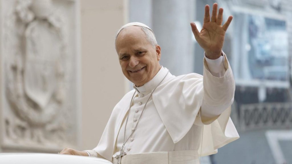 pope leo xiv tenerife visit airport disruption