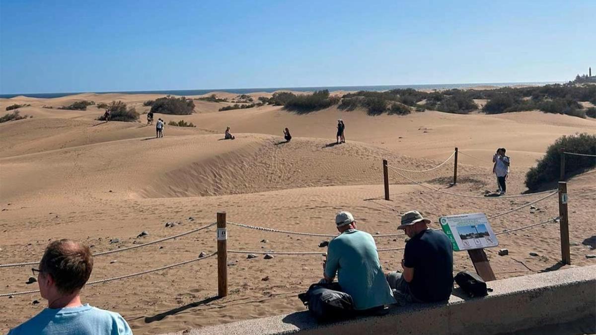 tourists damage maspalomas dunes gran canaria