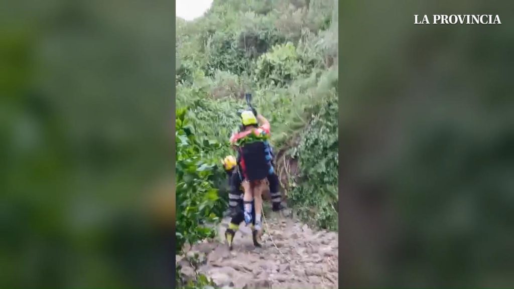 two hikers rescued gran canaria