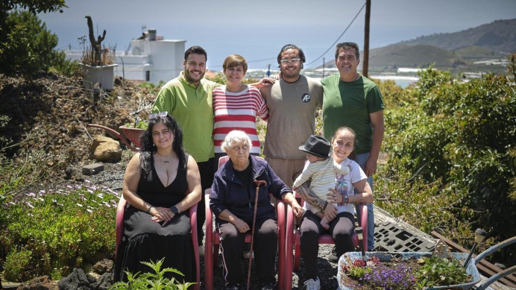 canary islands families traditions roots