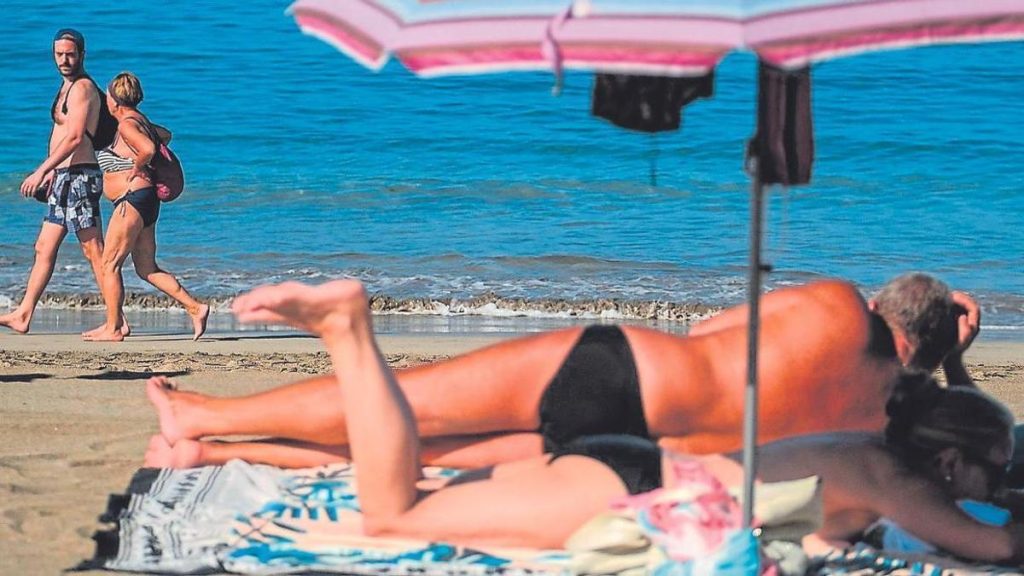 canary islands tourism record march 2026