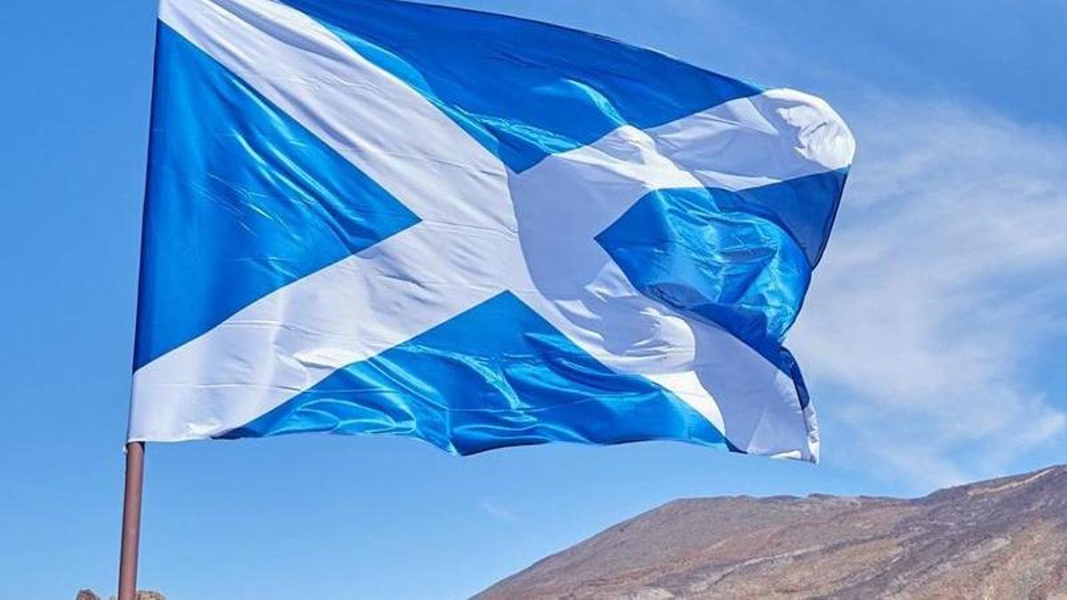 tenerife flag scotland saltire similarity explained