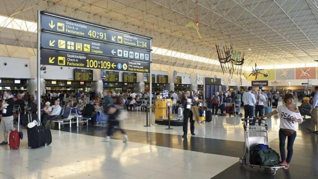 canary islands airport fuel strike july