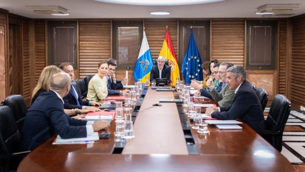 canary islands airport powers negotiation