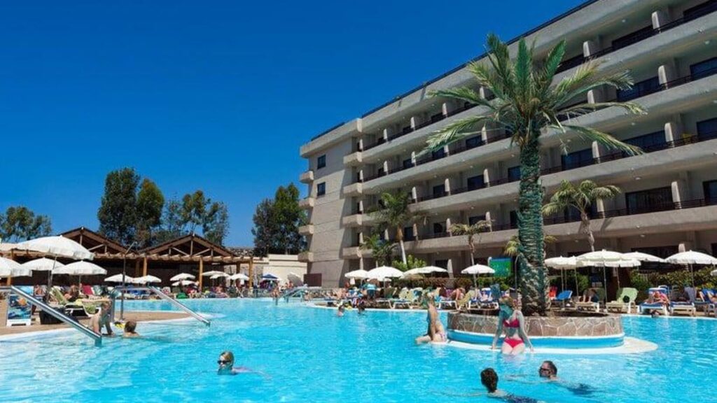 canary islands hotel prices may 2026