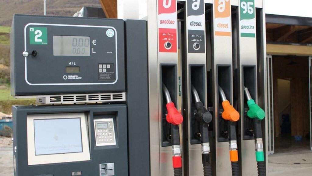 canary islands petrol stations price hike investigation