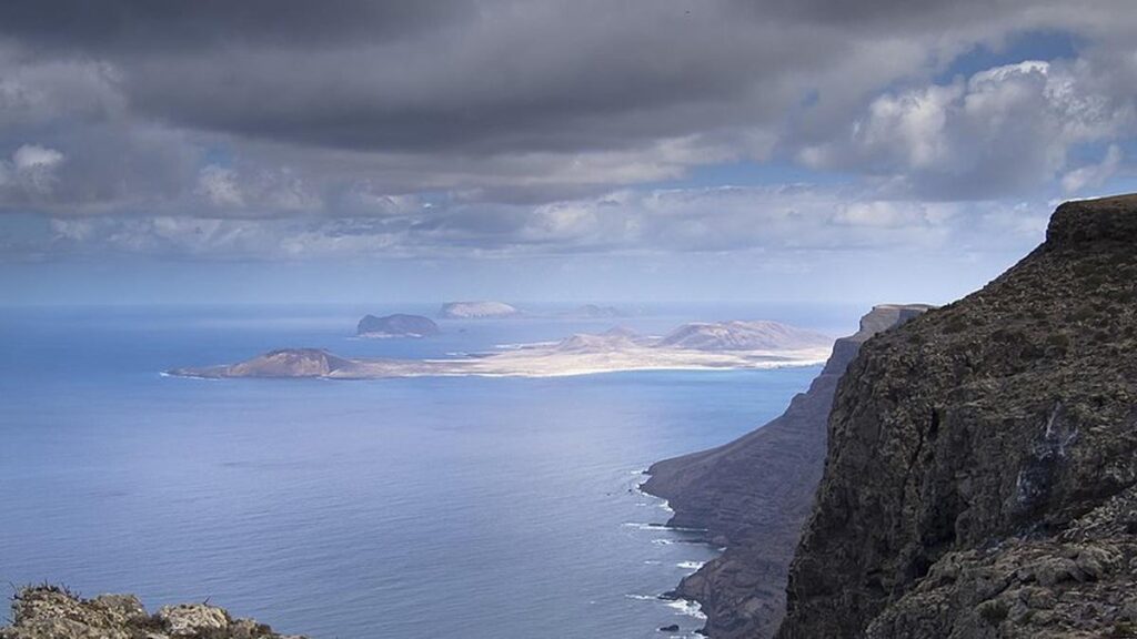 canary islands water infrastructure investment 21 million