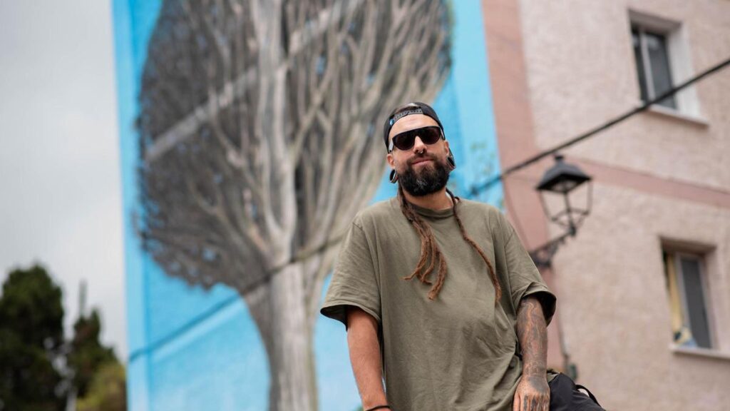drago tree mural los realejos
