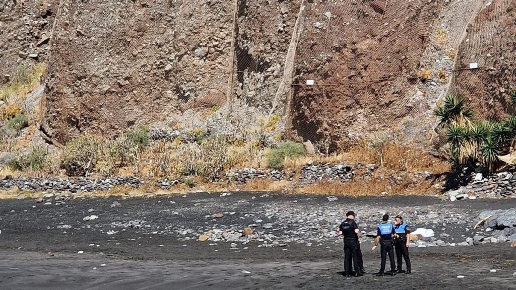 swimmer dies tenerife las gaviotas