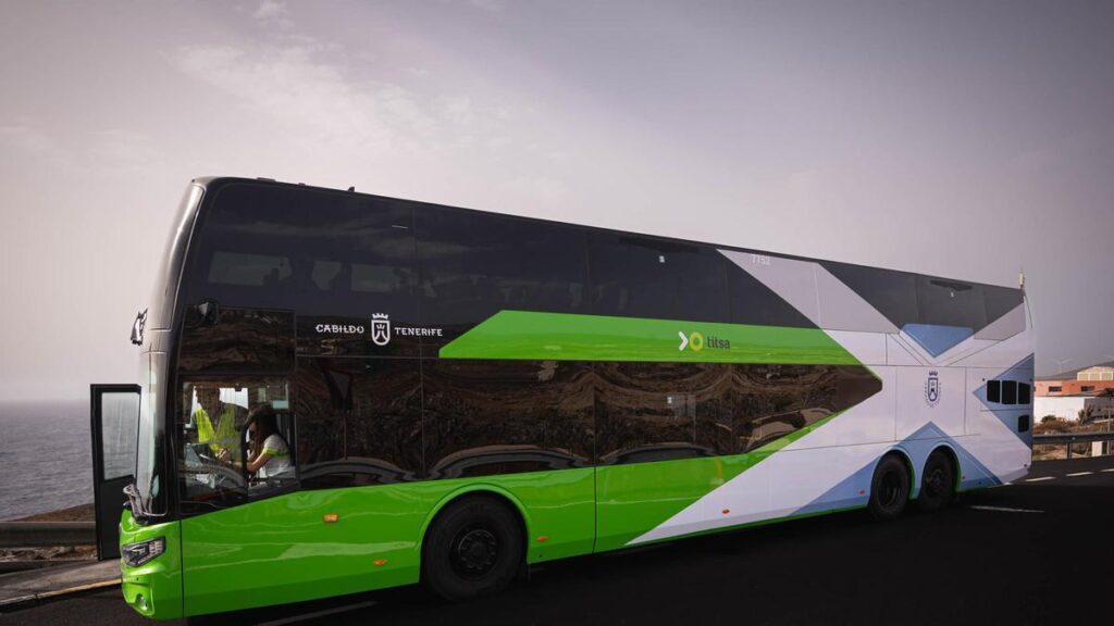 tenerife first double decker bus titsa