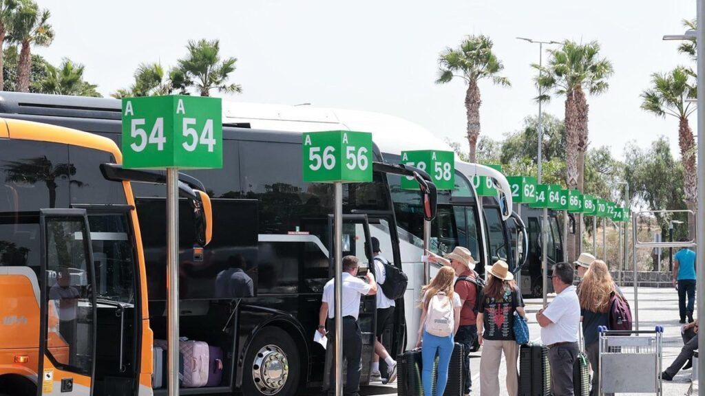 aena suspends tenerife sur airport bus charge