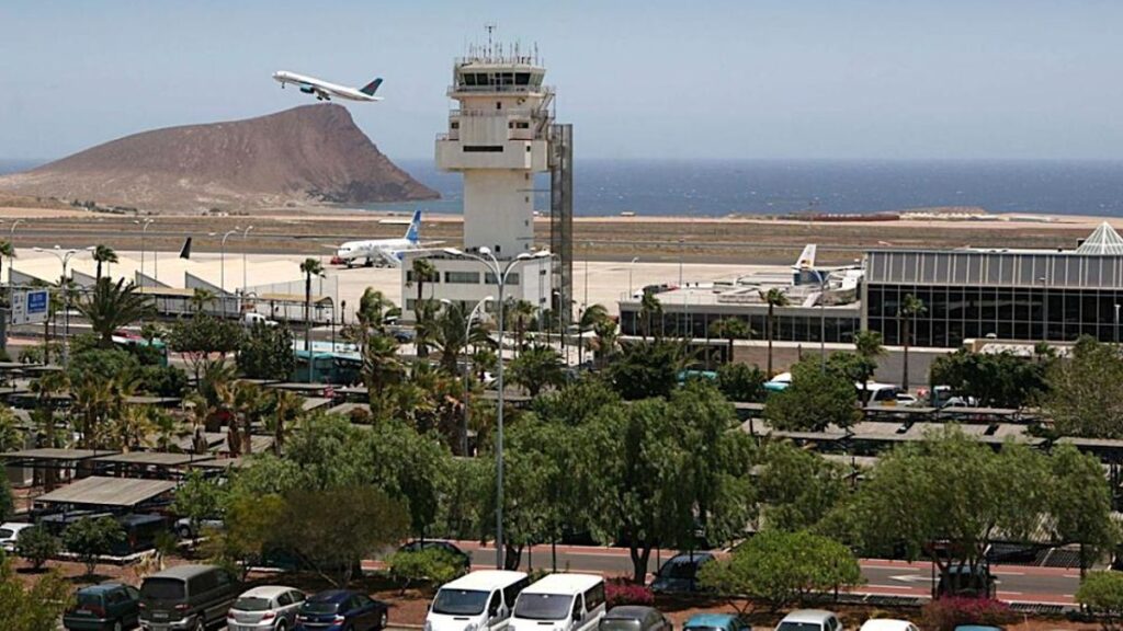 canary islands airports passenger numbers first half 2026