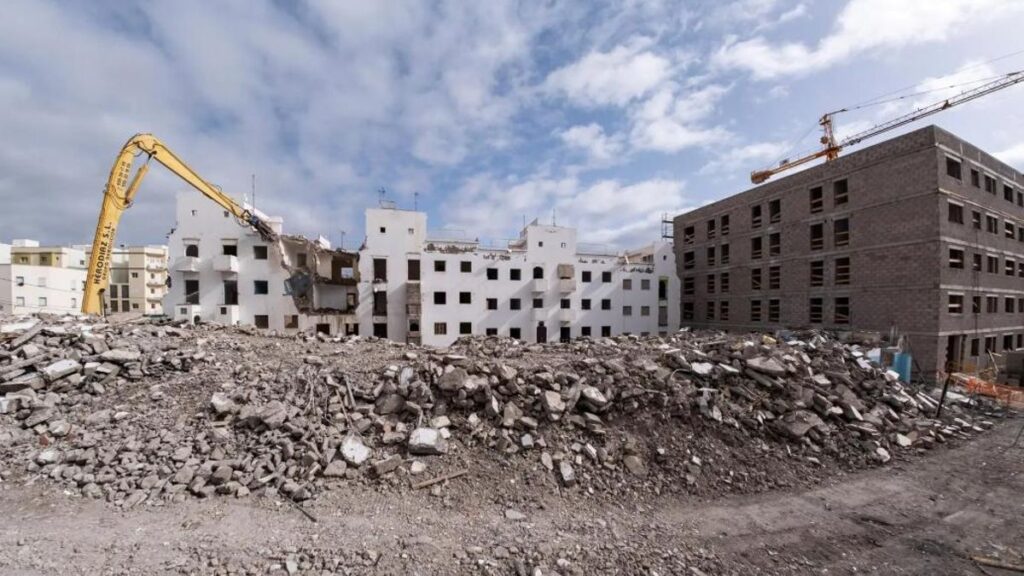 canary islands holiday rental law row