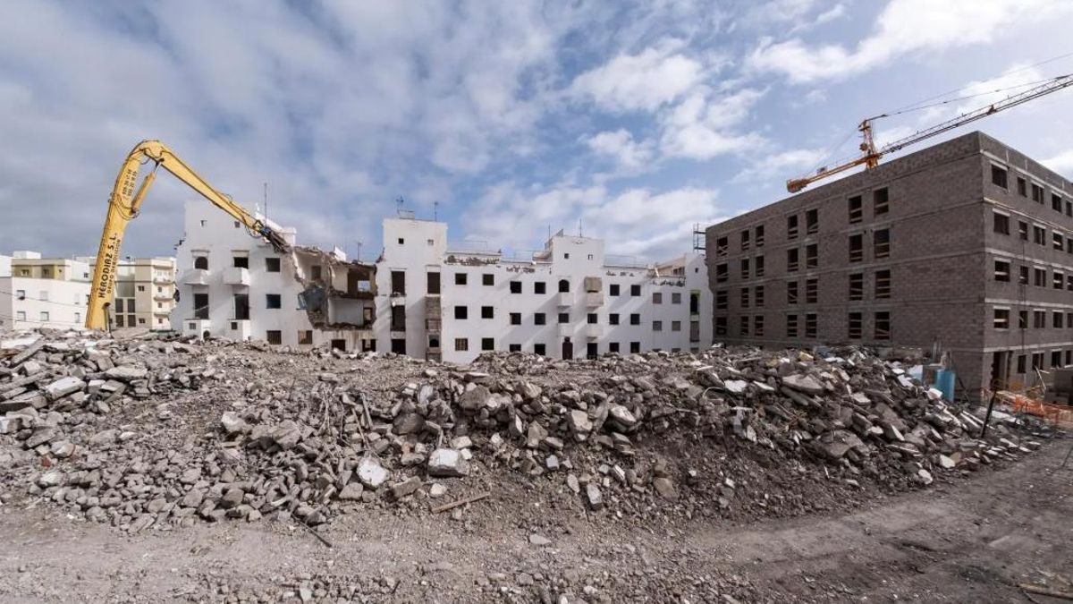 canary islands holiday rental law row
