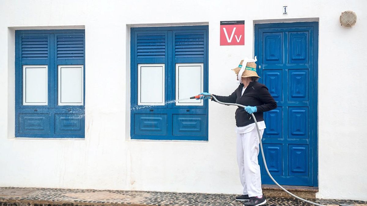 canary islands tourist housing pressure