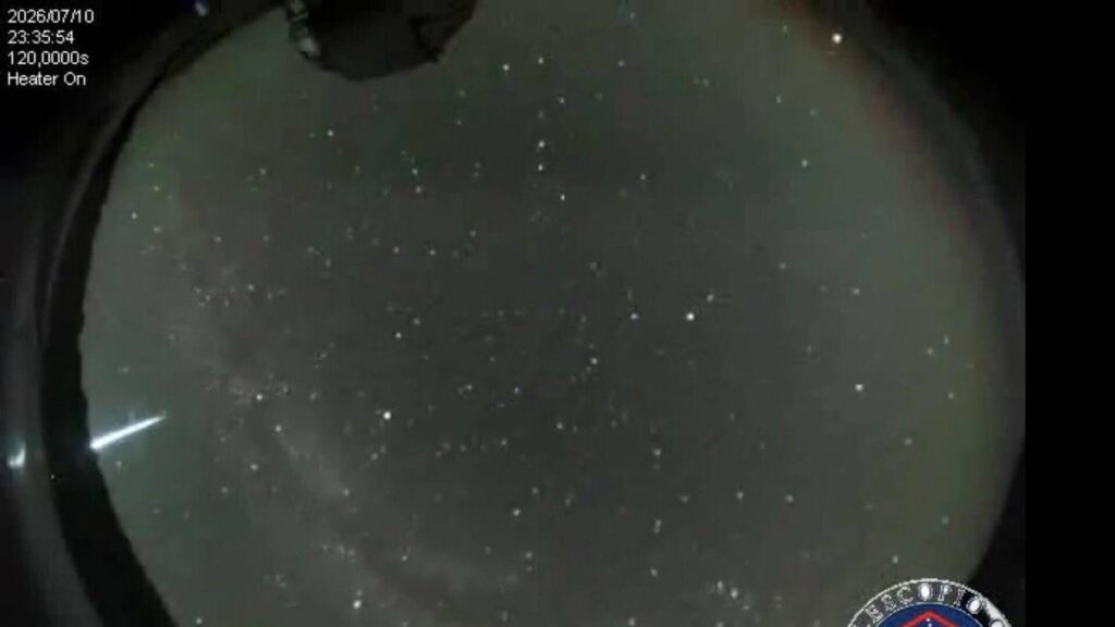 green meteor canary islands saturday