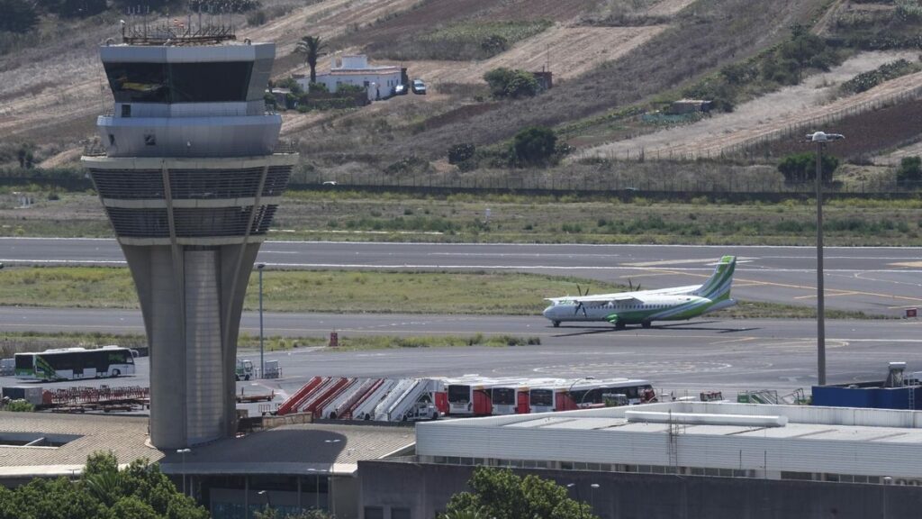 tenerife norte flight delays low visibility