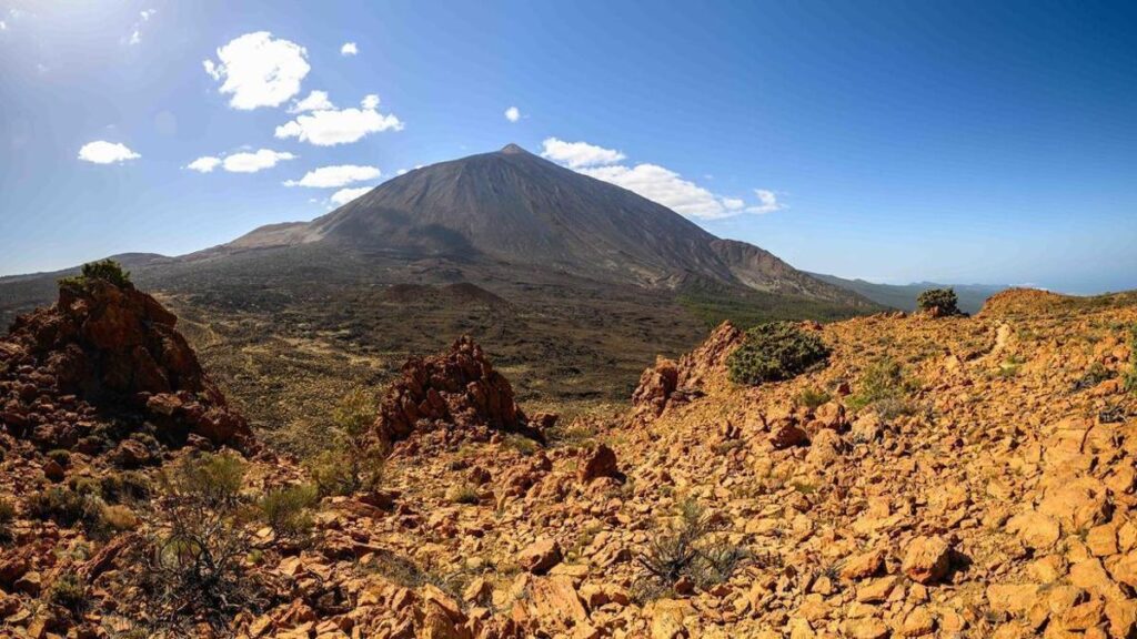 tenerife seismic swarm involcan reassurance