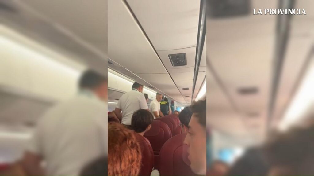 binter flight diverted jerez passenger incident