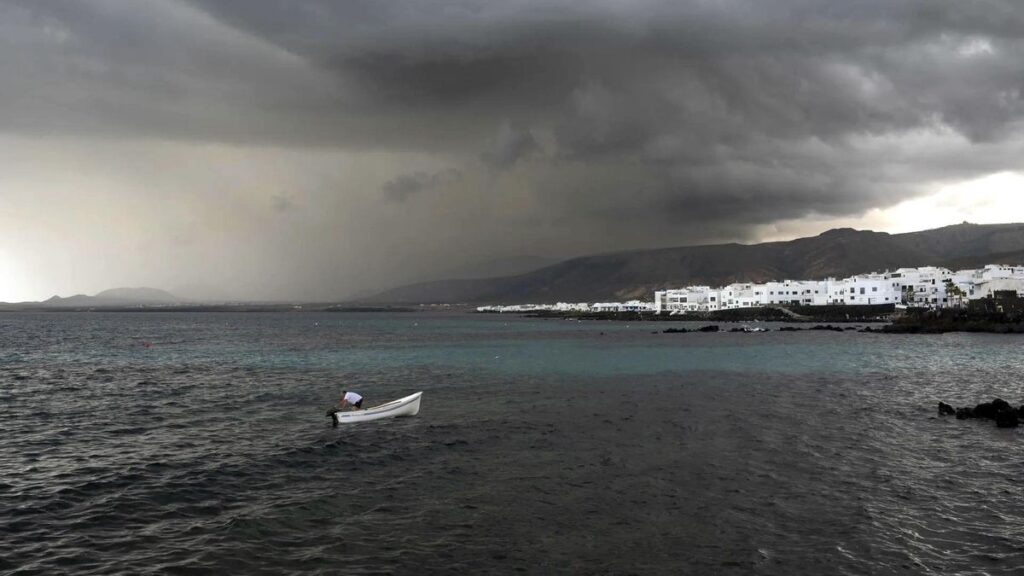 canary islands weather break heatwave aemet