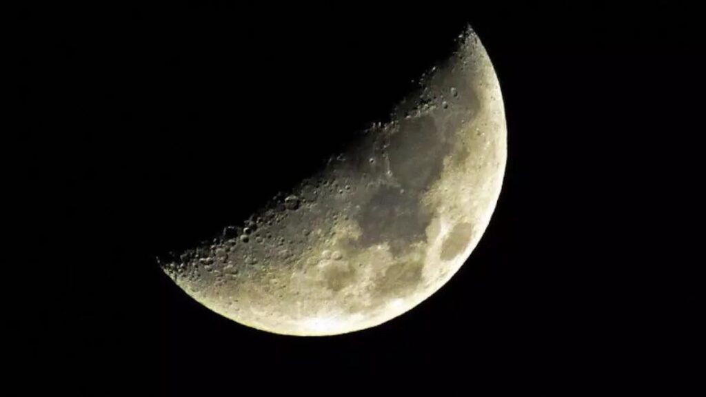 partial lunar eclipse august 2026 spain canaries