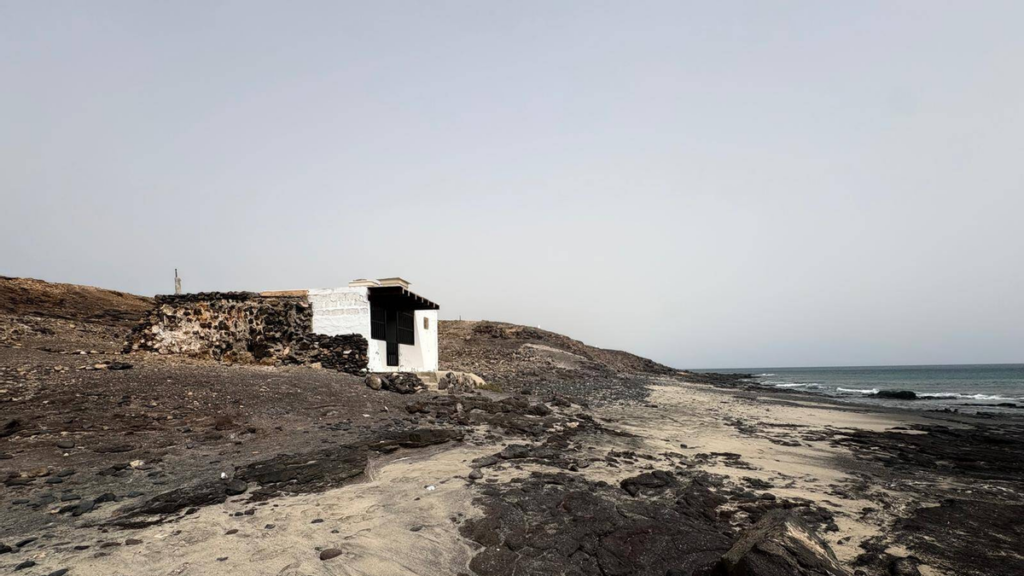 canary islands halt coastal demolitions