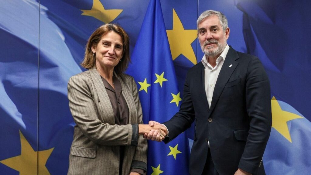 canary islands limit foreign home purchases
