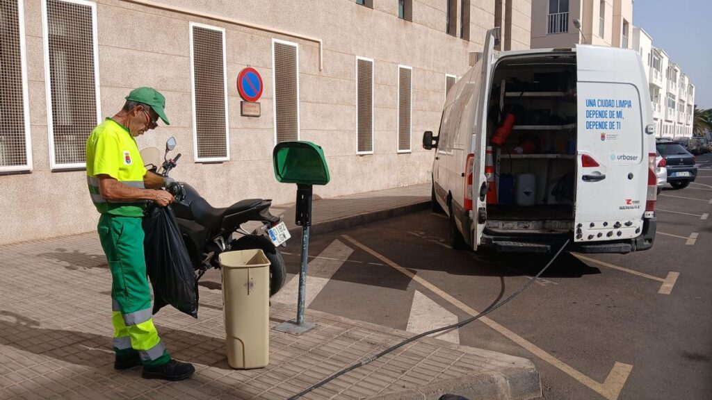 lanzarote waste collection strike urbaser