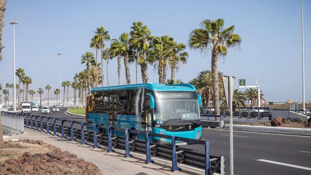 canary islands bus resident priority tourists