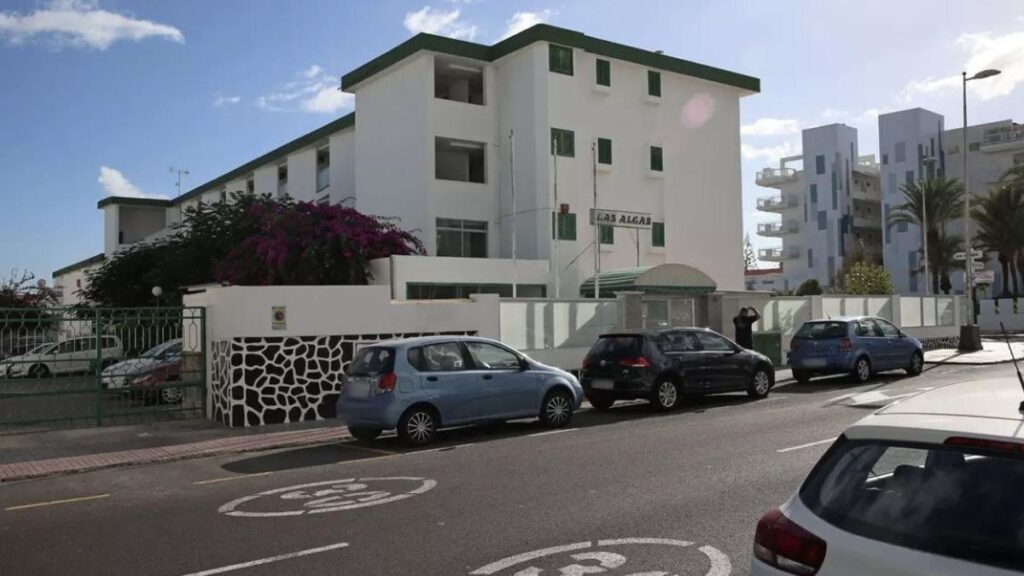 canary islands tourist law owners parliament debate