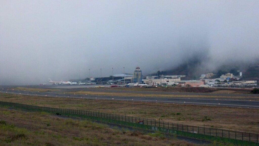 tenerife north airport flight cancellations fog rain