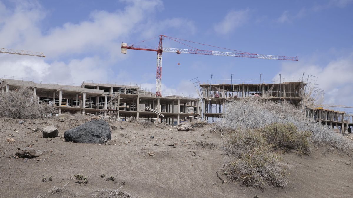 tenerife tourism expansion moratorium
