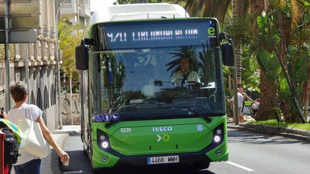 titsa night buses clock change tenerife